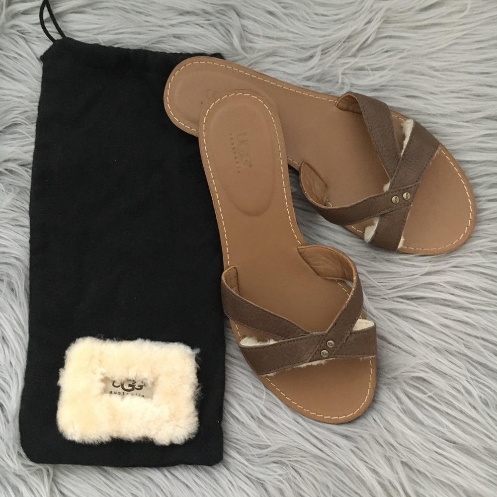 UGG Australia Flat Brown Sandals Size 7